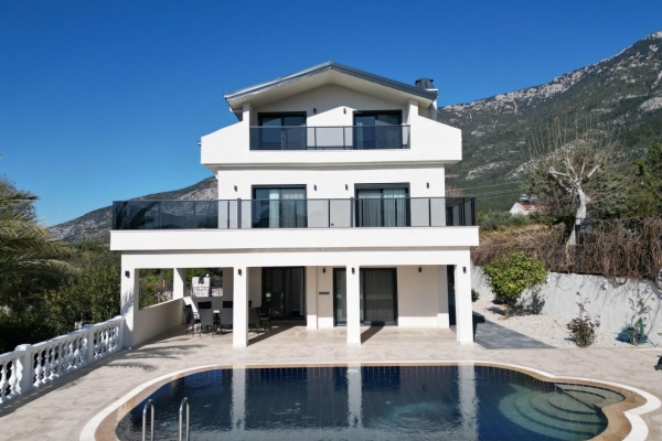 Villa Solo White Sun