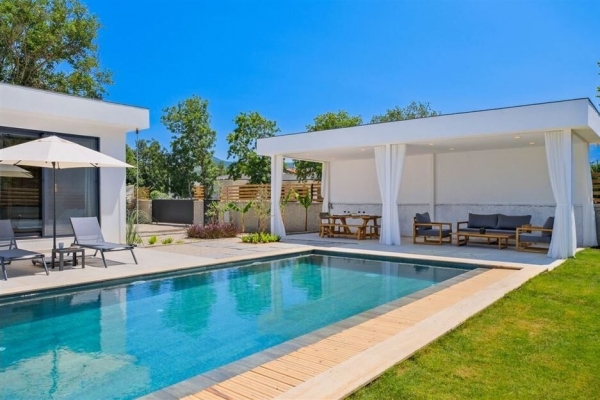 Villa Solo White Pearl 