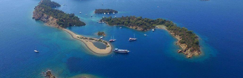 Paseo en barco por las 12 islas